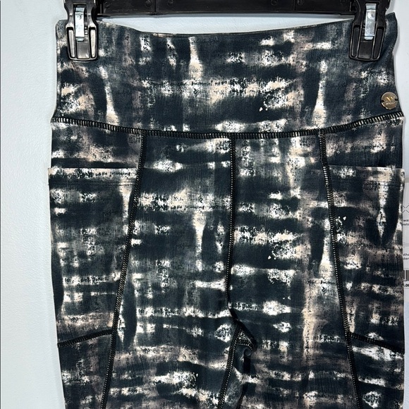 Jones New York Sport Legging Black/White‎ Graphic Print in Size S  NWT - Picture 4 of 11